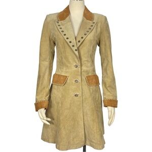 Cheyenne Outfitters suede leather jacket with pockets.